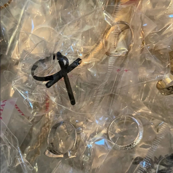 3x$25 ❤️ bundle 20 fashion rings Surprise bundle   ❤️ - Picture 10 of 14